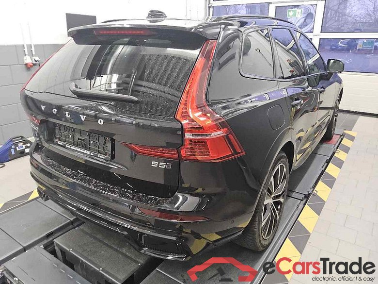 Volvo XC60 (03.2017->) DE - SUV5 B5 (Benzin) AWD EU6d, Ultimate Dark Mild-Hybrid (EURO 6d), (Facelift) #3