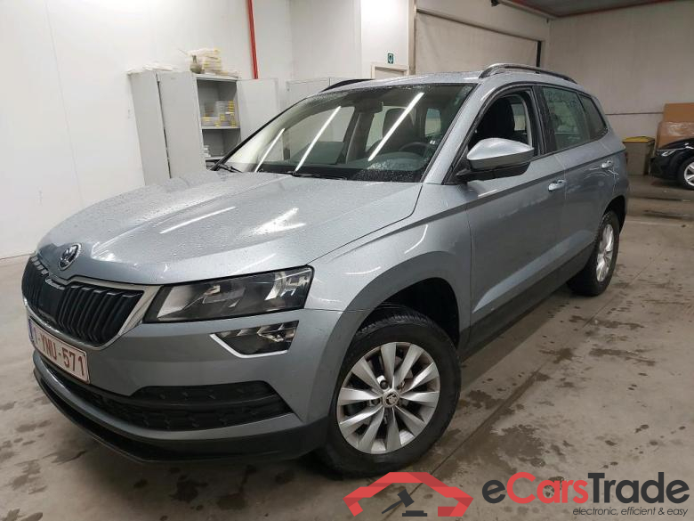 SKODA - SKO KAROQ CRTDI 115PK DSG7 Ambition Pack Corporate & ACC& Side Assist & Electric Towing Hook & Pano Roof