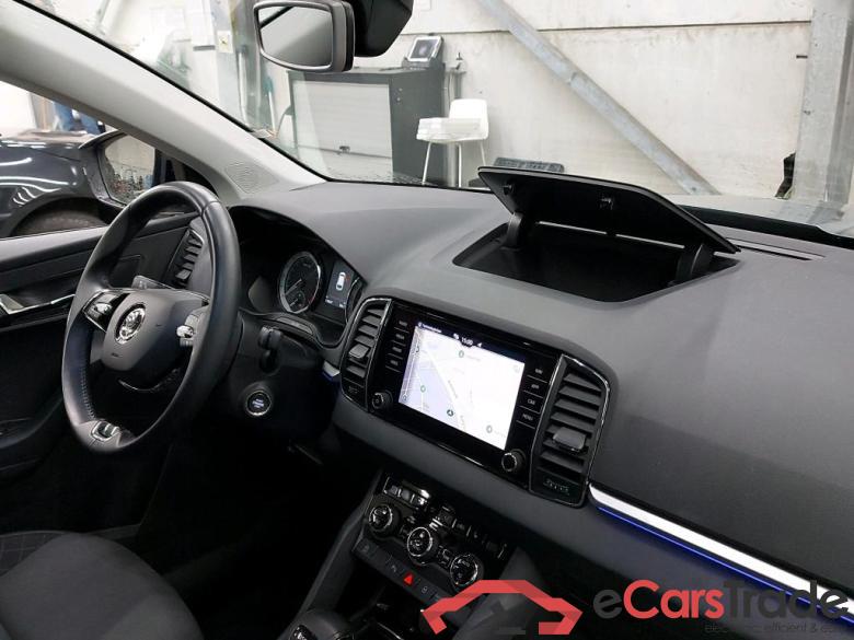 SKODA - SKO KAROQ CRTDI 115PK DSG7 Ambition Pack Corporate & ACC& Side Assist & Electric Towing Hook & Pano Roof #3