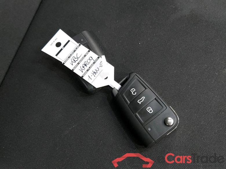 SKODA - SKO KAROQ CRTDI 115PK DSG7 Ambition Pack Corporate & ACC& Side Assist & Electric Towing Hook & Pano Roof #4