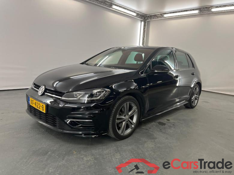 VOLKSWAGEN GOLF 1.5 TSI Highline Business R
