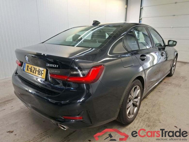 BMW 3-serie 320i Executive Ed. #2