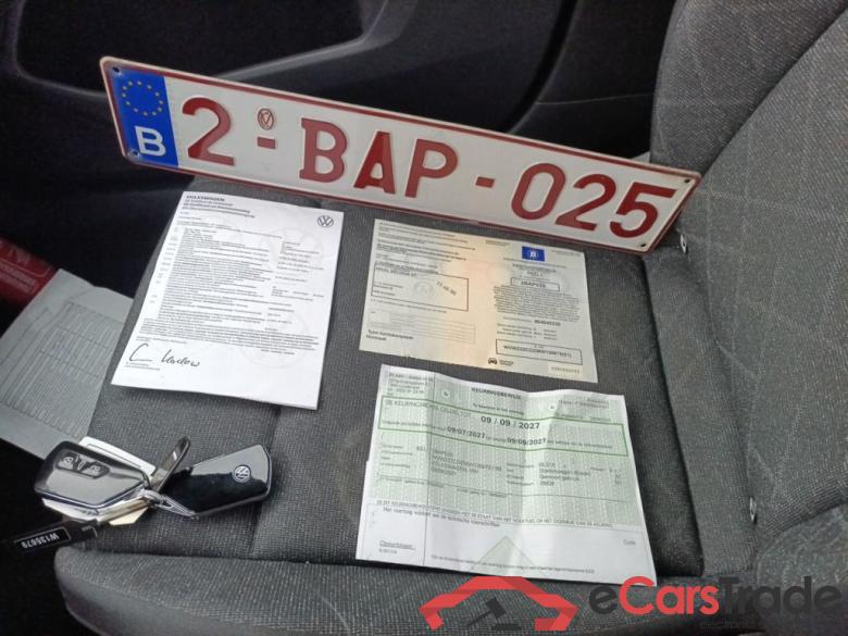 Volkswagen Golf VIII 2.0 TDI 85kW Life DSG 5d #4