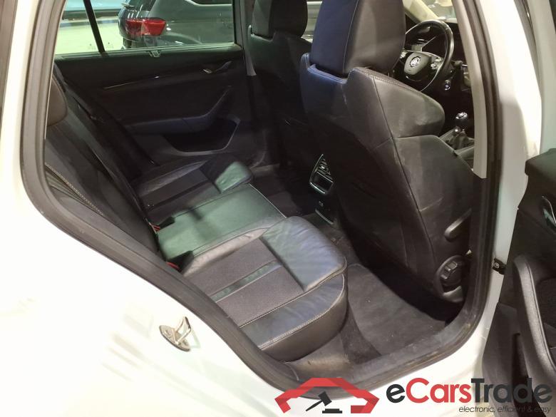 SKODA OCTAVIA COMBI DIESEL - 2020 2.0 CR TDi EVO Ambition #5