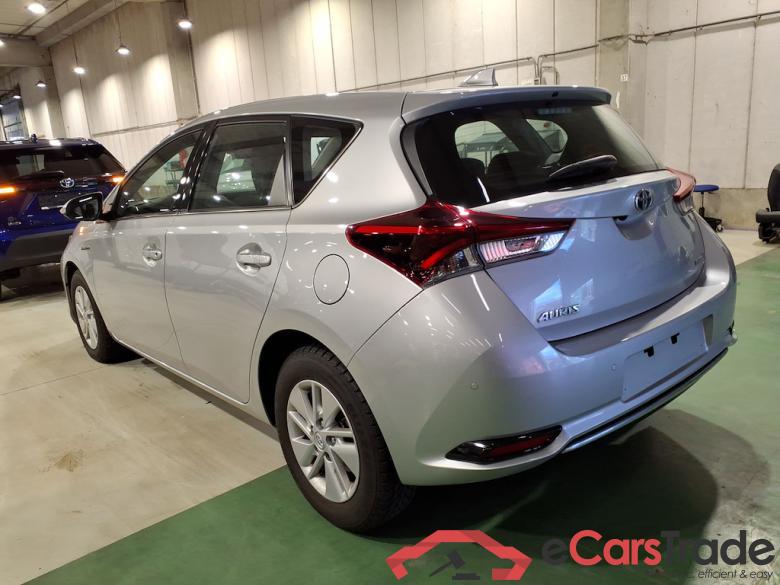TOYOTA Auris 1.8i HSD Comfort E-CVT #2