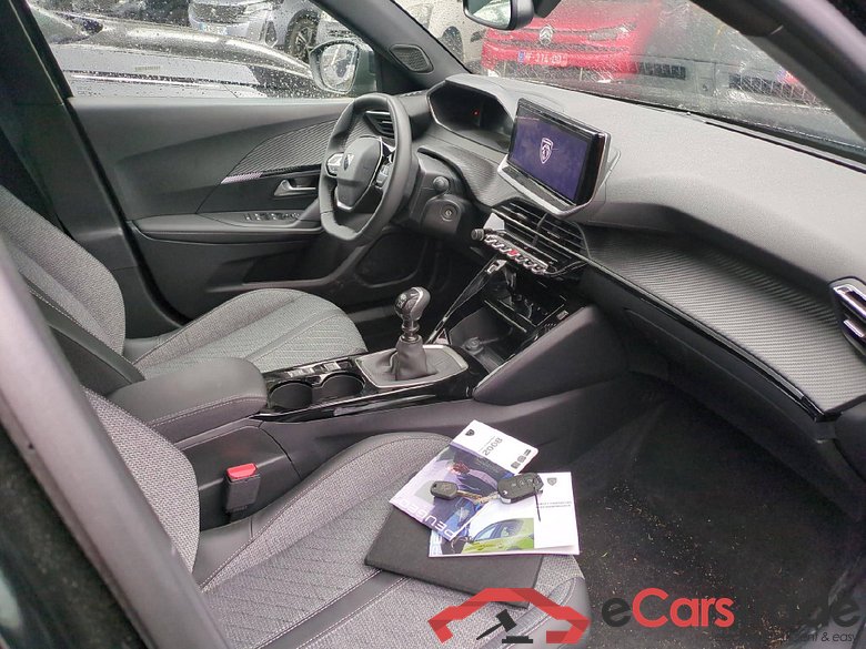 Peugeot 2008 Allure 1.2 Essence 102hp BVM6 #3
