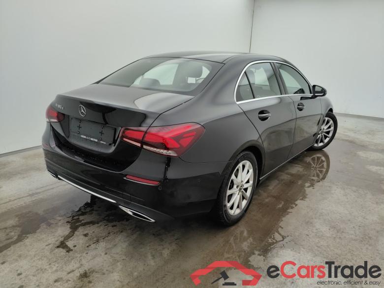 Mercedes-Benz A-Klasse Limousine A 180 d DCT Launch Edition 4d #2