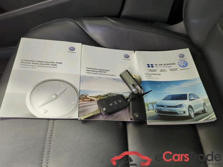 Volkswagen Golf e-Golf auto 5d #4
