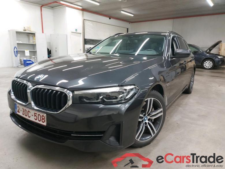 BMW - BMW 5 TOURING 530e 292PK Business Edition With Dakota Heated Seats &  Towing Hook & Parking Assistant Pack &  Pano Roof * HYBRID * #1