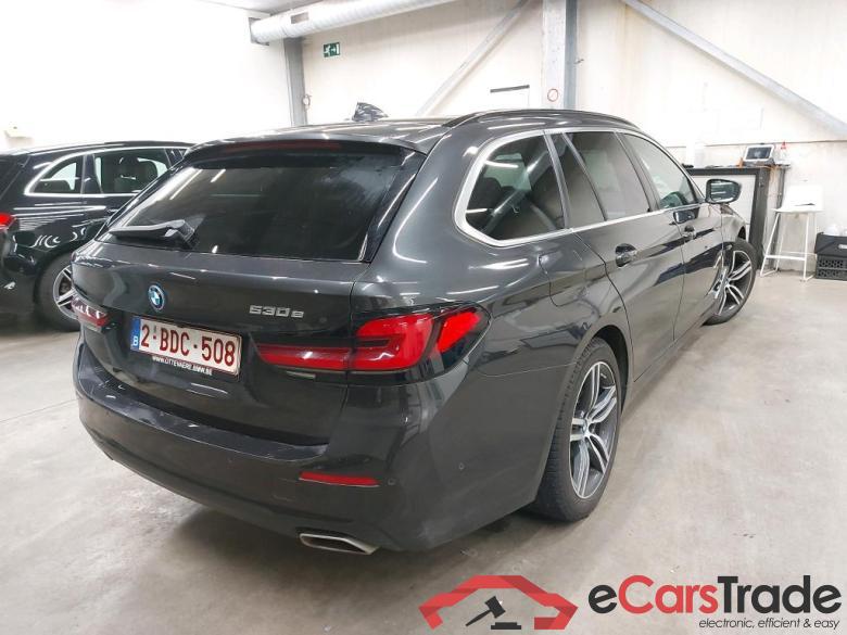 BMW - BMW 5 TOURING 530e 292PK Business Edition With Dakota Heated Seats &  Towing Hook & Parking Assistant Pack &  Pano Roof * HYBRID * #2