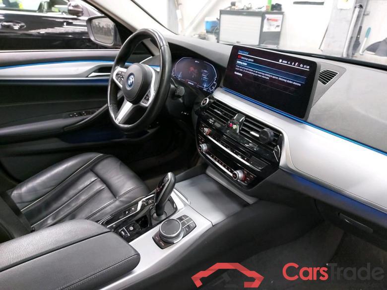 BMW - BMW 5 TOURING 530e 292PK Business Edition With Dakota Heated Seats &  Towing Hook & Parking Assistant Pack &  Pano Roof * HYBRID * #3