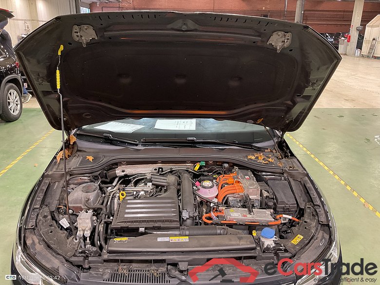 VOLKSWAGEN GOLF VIII 1.4 EHYBRID STYLE BUSINESS DSG #6