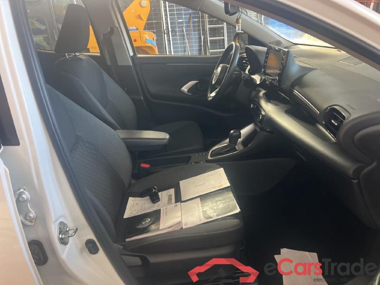 Yaris / 2020 / 5P / berlina con portón 1.5 120H Active Tech #4
