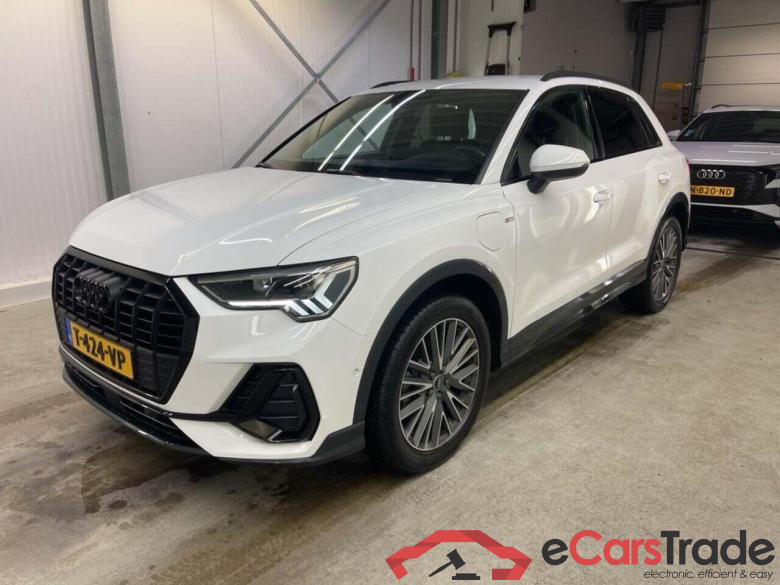 AUDI Q3 45 TFSI e S edition