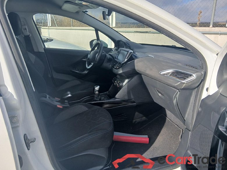 PEUGEOT 2008 / 2016 / 5P / todoterreno Signature BlueHDi 100 S&S 5 Vel. MAN #6