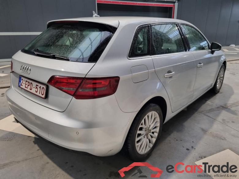 AUDI A3 Sportback Audi A3 Ambiente  Sportback 1.6 TDI   77(105) kW(ch) 6 vitesses #4