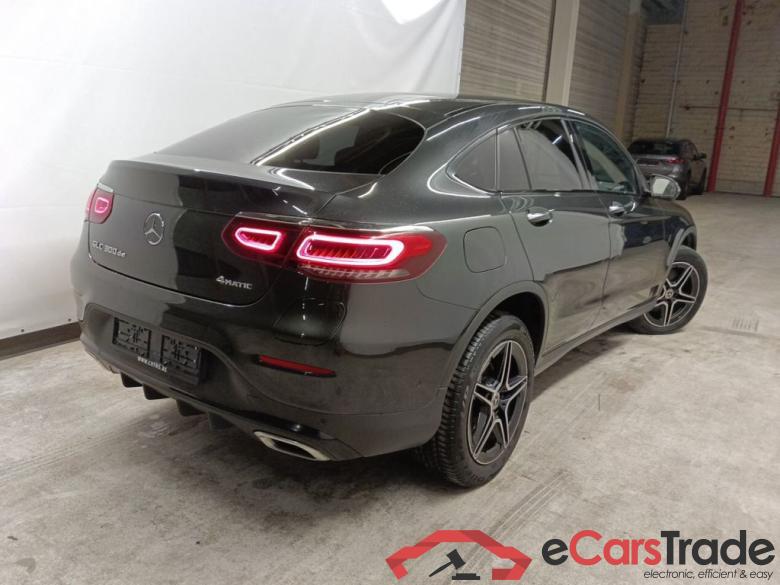 Mercedes-Benz GLC Coupé GLC 300 de Business Solution 4MATIC 5d #2