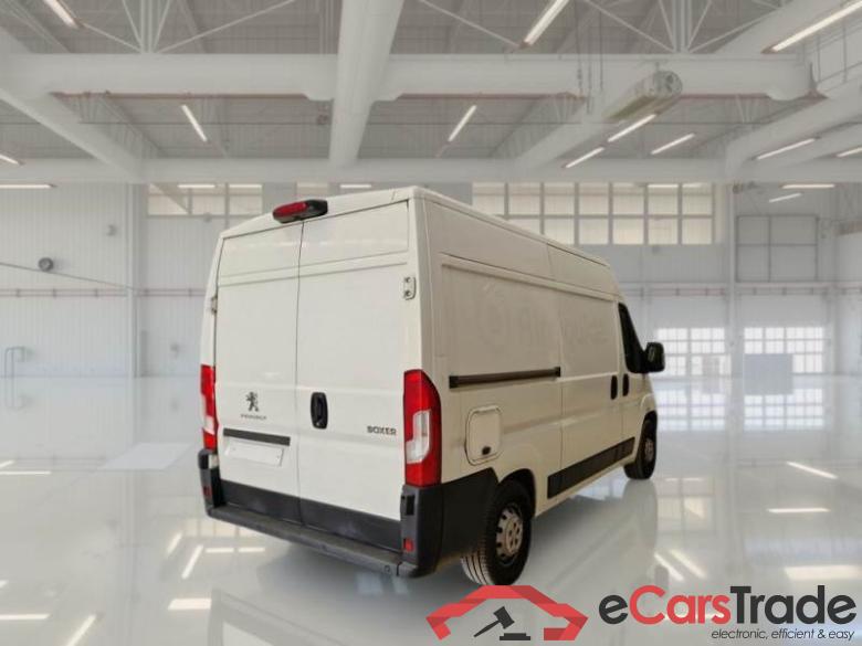 PEUGEOT BOXER / 2014 / 4P / FURGONE 335 L2H2 2.2 BLUEHDI 140CV SeS #2