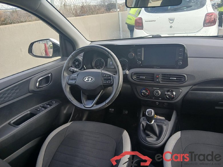 HYUNDAI i10 / 2020 / 5P / berlina con portón 1.0 Klass #3