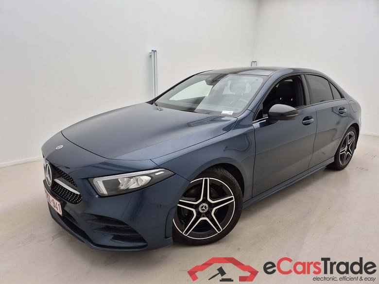 MERCEDES-BENZ A-KLASSE SEDAN 200D AMG-LINE DCT