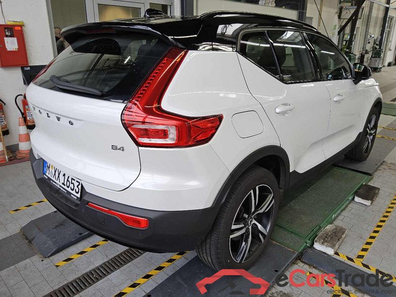 Volvo XC40 (2017->) DE - SUV5 B4 2WD EU6d, R-Design (EURO 6d), 2020 - 2022 #3