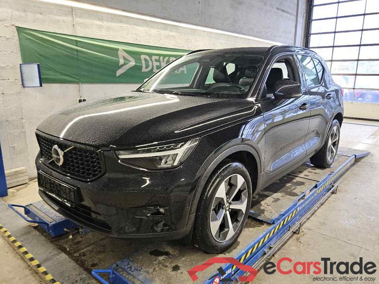 Volvo XC40 (2017->) DE - SUV5 B4 2WD EU6d, Plus Dark (EURO 6d), (Facelift) 2022 - 2024 #1