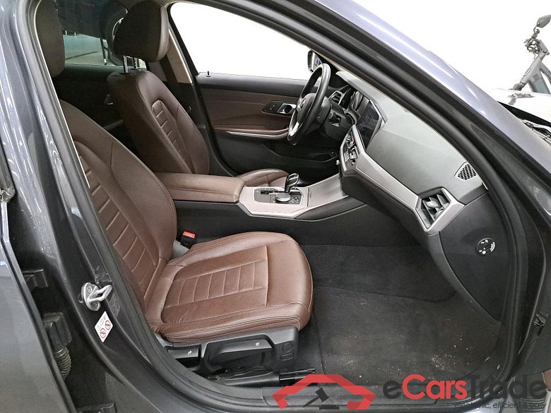 BMW - BMW 3 TOURING 330e 292PK Pack Business With Vernasca Leather & Driving Assistant & Parking Assistant Pack & Electric Trailer Hook  * HYBRID * #3