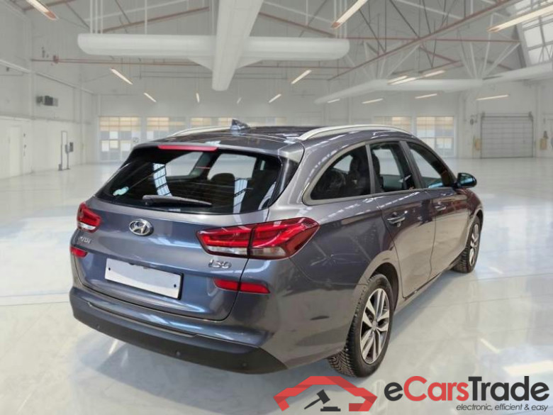Hyundai i30 1.6 CRDI Aut. Navi Camera Klima PDC ... #4