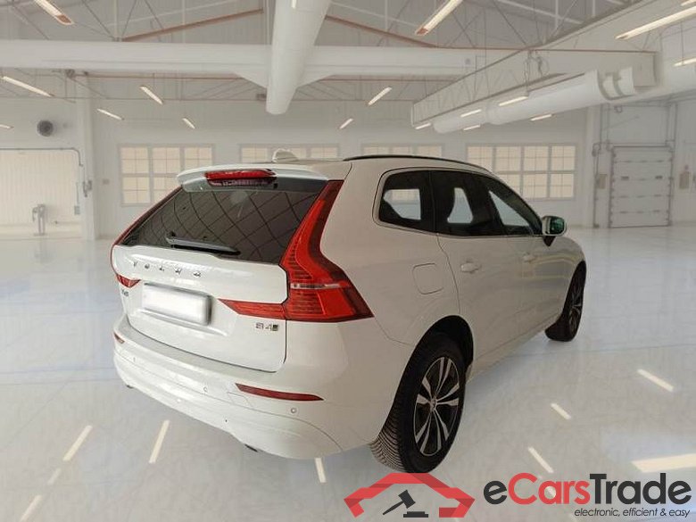 VOLVO XC60 / 2021 / 5P / SUV B4 D AWD AUTOMATICO MOMENTUM PRO MY22 #2