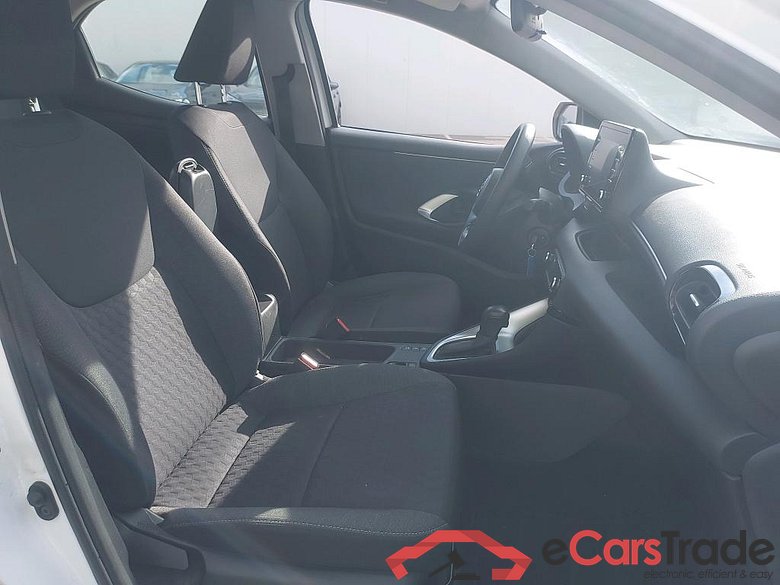 TOYOTA Yaris / 2020 / 5P / berlina con portón 1.5 120H Business Plus #6