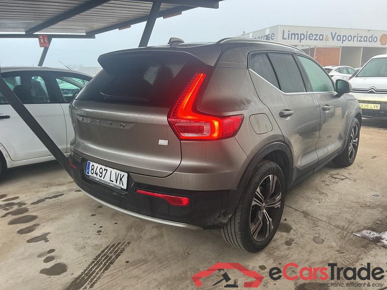 VOLVO XC40 / 2017 / 5P / todoterreno 1.5 T4 Twin Recharge Inscription Auto #2