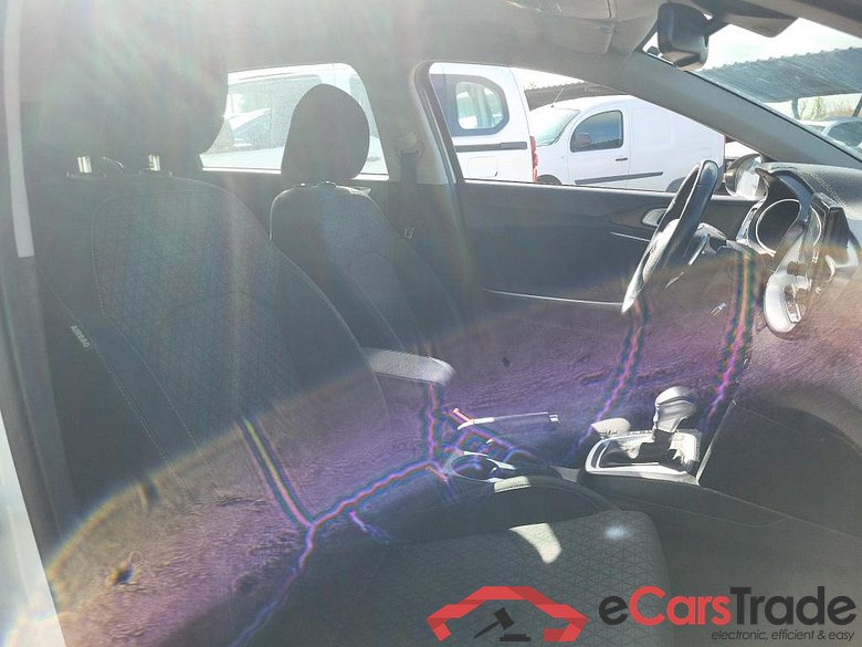 KIA Ceed / 2018 / 5P / berlina con portón 1.0 MHEV 88kW (120CV) Drive DCT #6