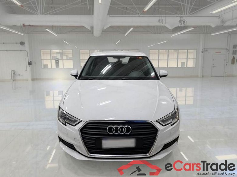 AUDI A3 / 2016 / 5P / Berlina 35 TFSI S tronic COD Business S.Back #6