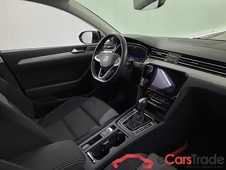 VOLKSWAGEN PASSAT 1.5 TSI 7-DSG Comfort Business 4D 110kW #6