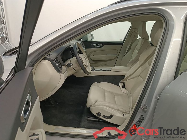 VOLVO XC60 DIESEL - 2021 2.0 B4 MHEV AWD Core 5d #3