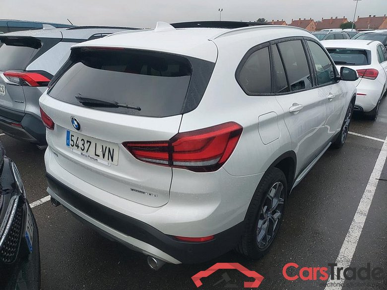 BMW X1 / 2019 / 5P / todoterreno sDrive18d #2