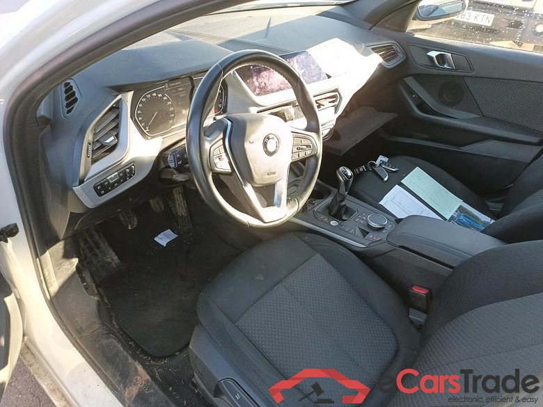 BMW Serie 1 / 2019 / 5P / berlina con portón 118i #3