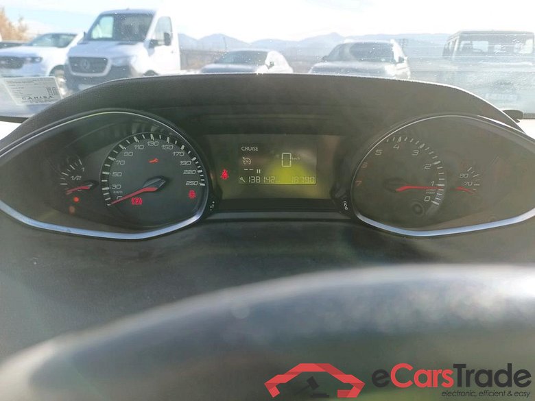 PEUGEOT 308 / 2017 / 5P / berlina con portón 5p Active 1.2 PureTech 96KW (130CV) S&S #4