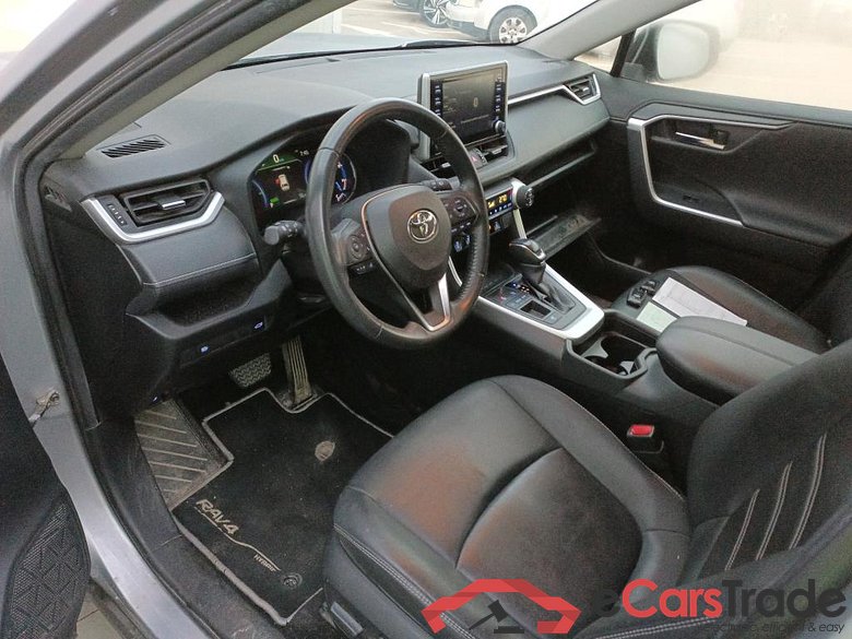 TOYOTA Rav4 / 2018 / 5P / todoterreno 2.5l 220H Advance #3