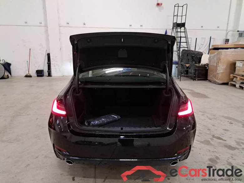 BMW SERIE 3 / 2022 / 4P / BERLINA 318D 48V BASE #5