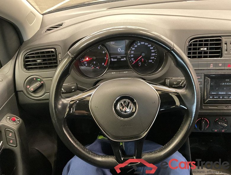 VOLKSWAGEN Polo Polo Trendline 1.0  BlueMotion Technology 55 kW (75 ch) 5 vitesses manuel #3