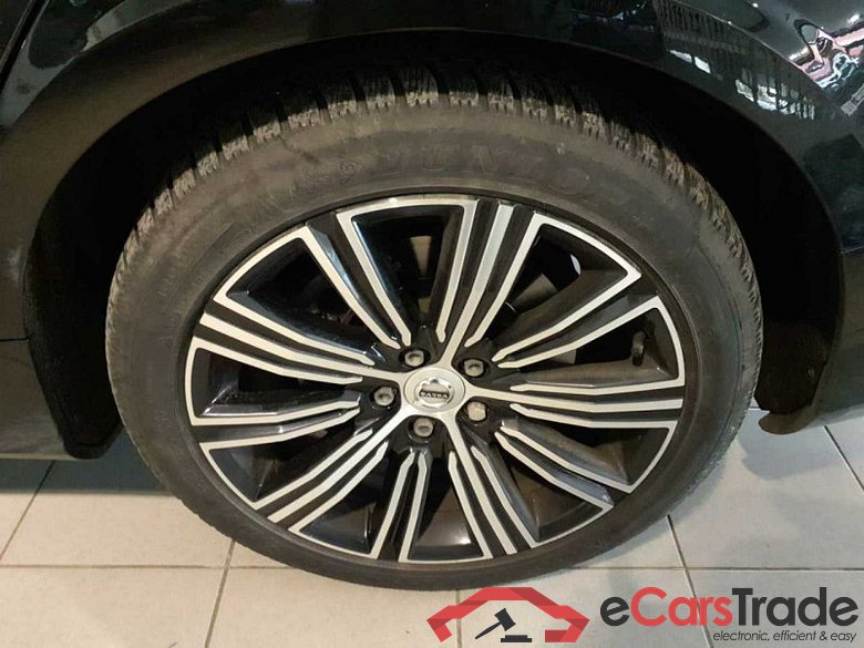 Volvo V60 Kombi (2018->) DE - Kb5 T6 Twin Engine AWD PHEV EU6d, R Design Plug-In AWD (E6d), 2020 - 2021 #3