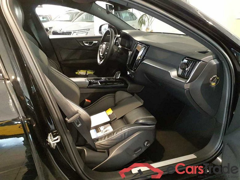 Volvo V60 Kombi (2018->) DE - Kb5 T6 Twin Engine AWD PHEV EU6d, R Design Plug-In AWD (E6d), 2020 - 2021 #5