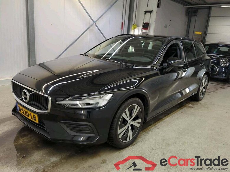 VOLVO V60 2.0 B3 Mom. Adv.