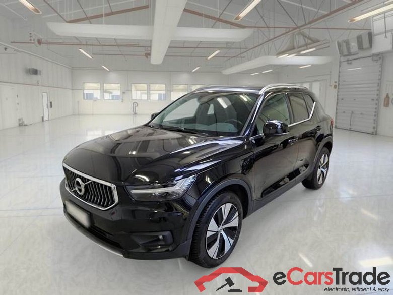 VOLVO XC40 / 2017 / 5P / SUV T5 PLUG-IN HYBRID AUTO RECH INSCRIP EXPR #1