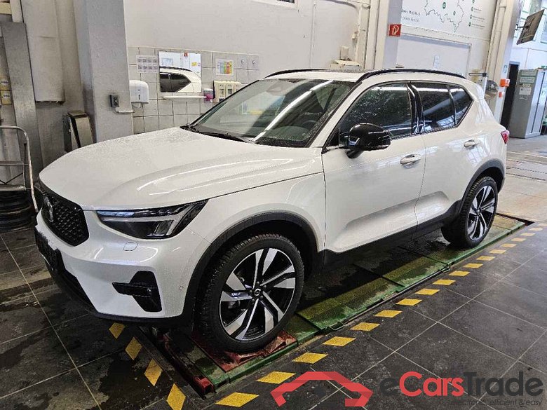 Volvo XC40 (2017->) DE - SUV5 B4 2WD EU6d, Ultra Dark (EURO 6d), (Facelift) 2023 - 2024 #1