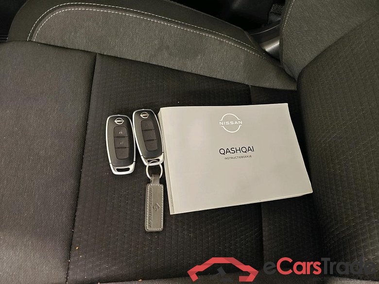 Nissan Qashqai 1.3 Mild-Hybrid 158 N-CONNECTA Xtronic 5d #4