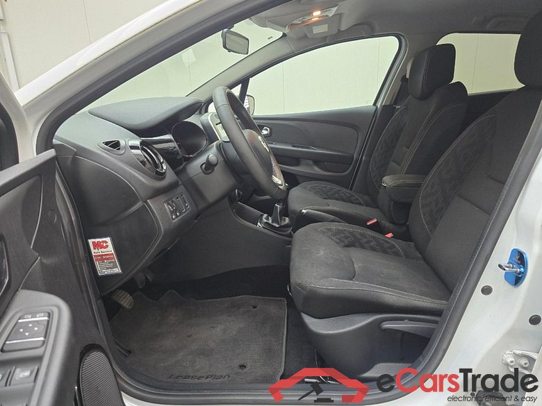 RENAULT CLIO ESTATE 0.9 TCe Limited #5