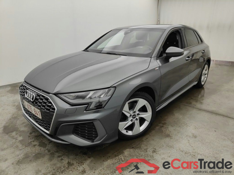 Audi A3 Sportback 2.0 35 TDi 110kW S tron. S Line Bus. Ed. 5d