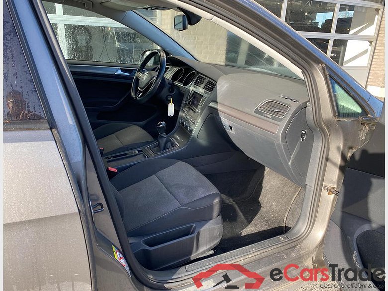 VOLKSWAGEN Golf VII Golf   Trendline 1.2 TSI BlueMotion Technology 77 kW (105 ch) 6 vitesses manuel #4